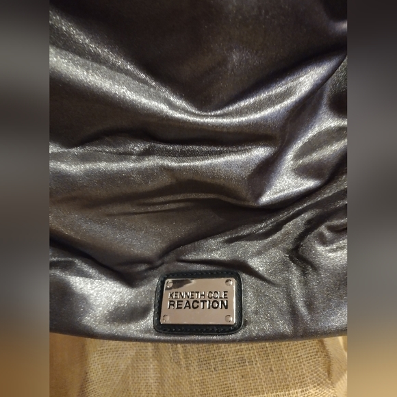 Kenneth Cole Reaction shoulder bag - Picture 3 of 4